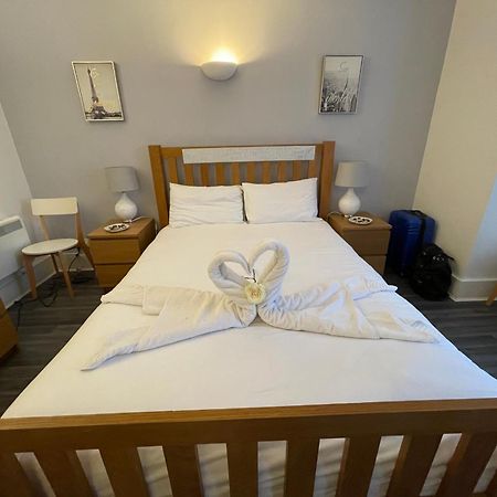 Bournemouth Hot Tub & Sauna Holiday Let 外观 照片
