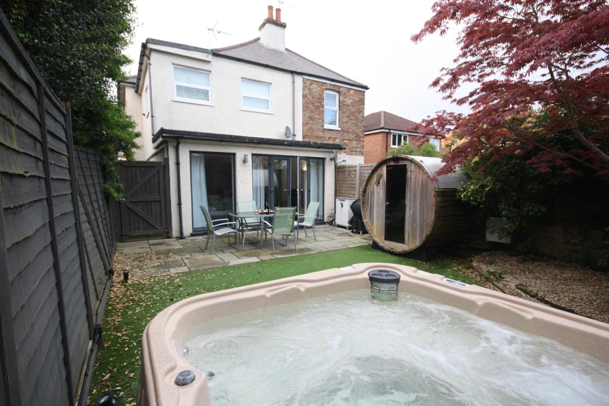 Bournemouth Hot Tub & Sauna Holiday Let 外观 照片