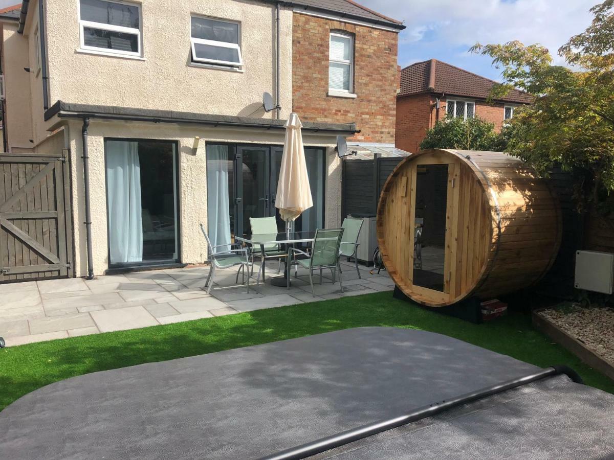 Bournemouth Hot Tub & Sauna Holiday Let 外观 照片