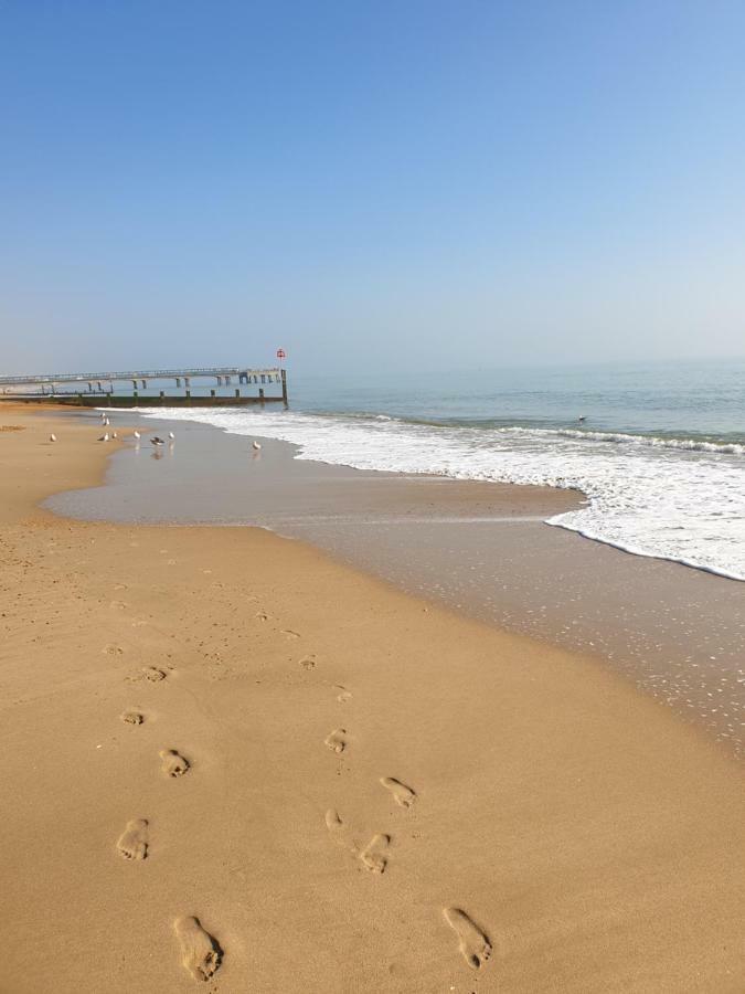 Bournemouth Hot Tub & Sauna Holiday Let 外观 照片